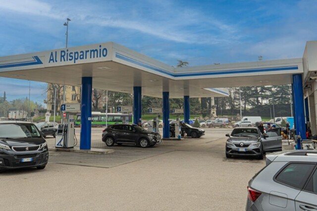 Electricity Columns Powy at APSA Verona Porta Nuova Service Station - Success Stories