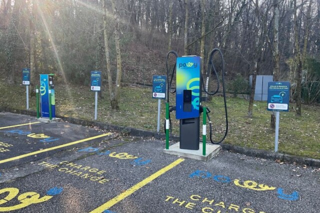 Columnas eléctricas en el Gardagolf Country Club del lago de Garda - Casos de éxito