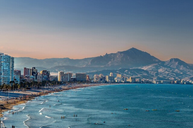 Alicante: where to recharge your electric car in Spain