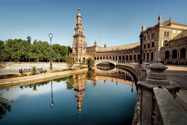 Sevilla: dónde recargar tu coche eléctrico en España