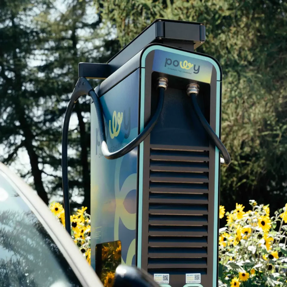 Pilar de recarga del hotel Powy (1)