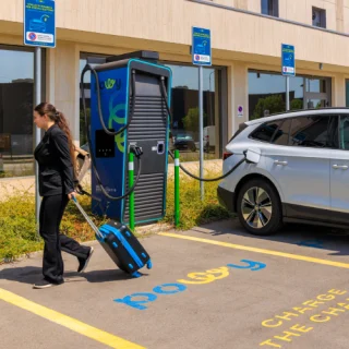 Stazione Di Ricarica Auto Elettriche Hotel