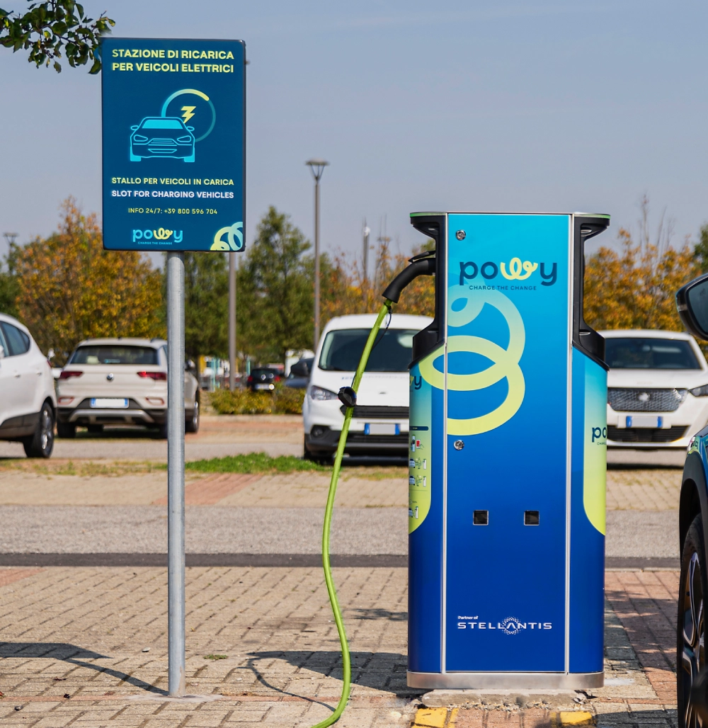 AC . DC charging stations: which is the ideal solution for your business (and what does current legislation say)?